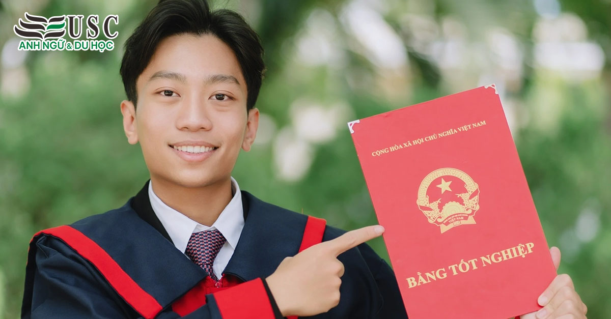 Nam Sinh Lâm Đồng Đạt 10 Điểm Tiếng Anh Tốt Nghiệp THPT: Thành Tích Ấn Tượng