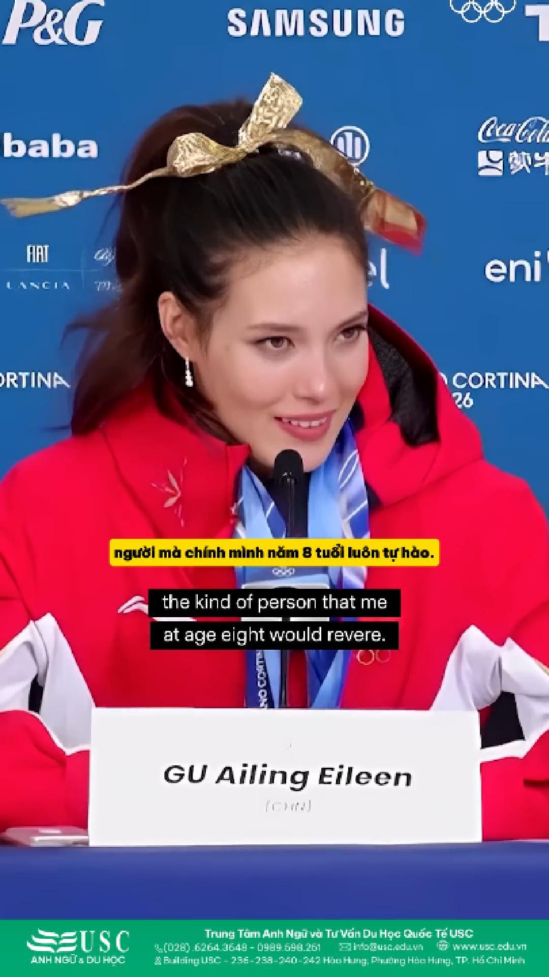 🌟 “Thành tựu lớn nhất đời tôi là khiến đứa bé 8 tuổi trong tôi tự hào.” Eileen Gu – Nữ hoàng trượt tuyết Olympic kiêm sinh viên Stanford bật mí bí quyết làm chủ não bộ & nâng cấp bản thân. 🧠✨ Cùng USC luyện nghe tiếng Anh qua phỏng vấn cực thú vị này!